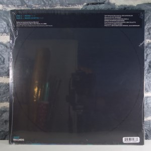 LP on LP 02- Waves 5-26-11 [Aqua Pressing] (02)